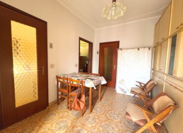 alt = monolocale in zona residenziale