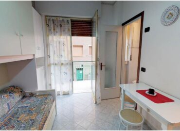 alt = monolocale luminoso