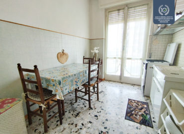 alt = bilocale vicino mare