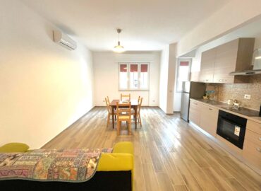 alt = bilocale completamente ristrutturato