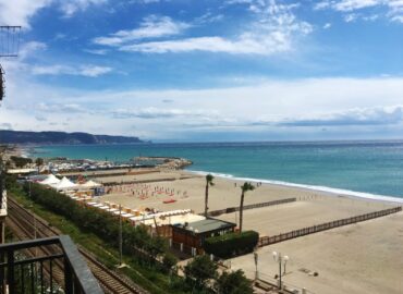 alt = Fronte mare affittasi