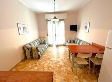 alt = mini appartamento vista mare laterale